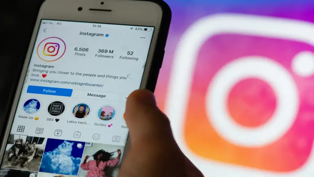 Meta và Google bị phạt vì nền tảng mạng xã hội gây nghiện cho người dùng