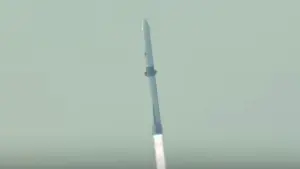 Blue Origin lần đầu phóng tên lửa bằng tầng đẩy tái sử dụng