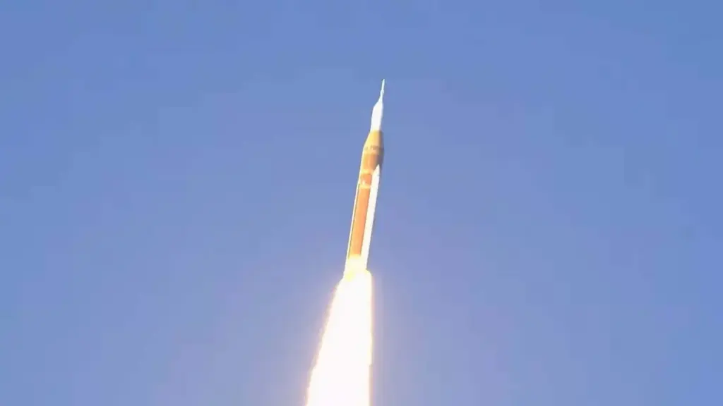 NASA phóng thành công tàu chở người tới Mặt Trăng sau 54 năm