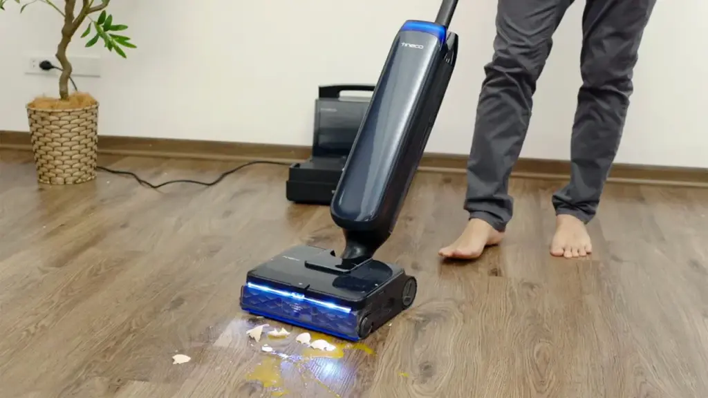 Trải nghiệm máy lau nhà bằng nước nóng 85 độ C