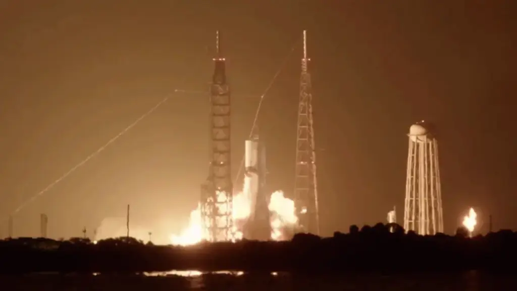 Tên lửa Blue Origin nổ tung trên bệ phóng