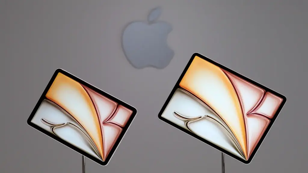MacBook, iPad đồng loạt tăng giá mạnh tại Việt Nam