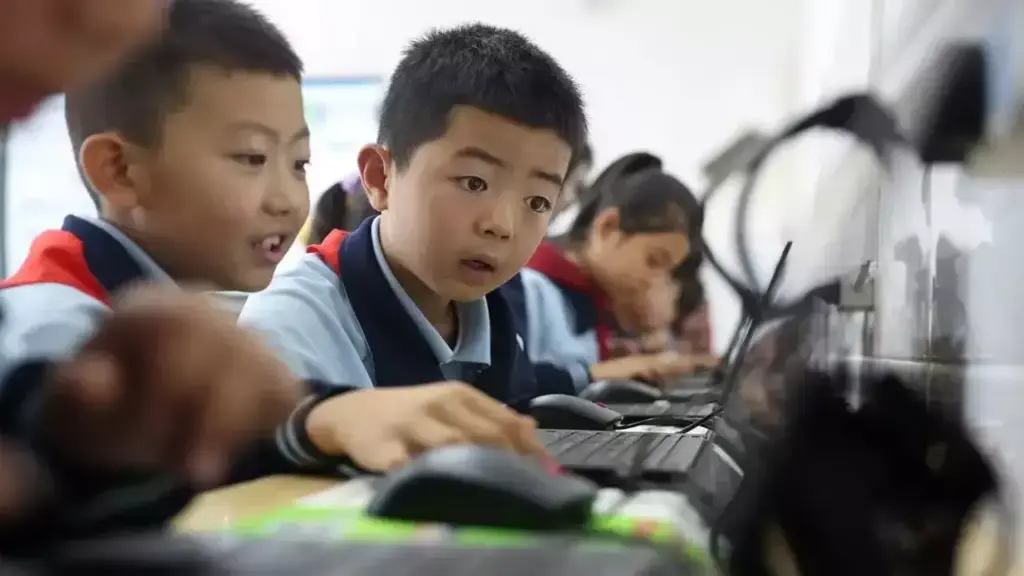 Trung Quốc 'săn' nhân tài AI từ bậc trung học